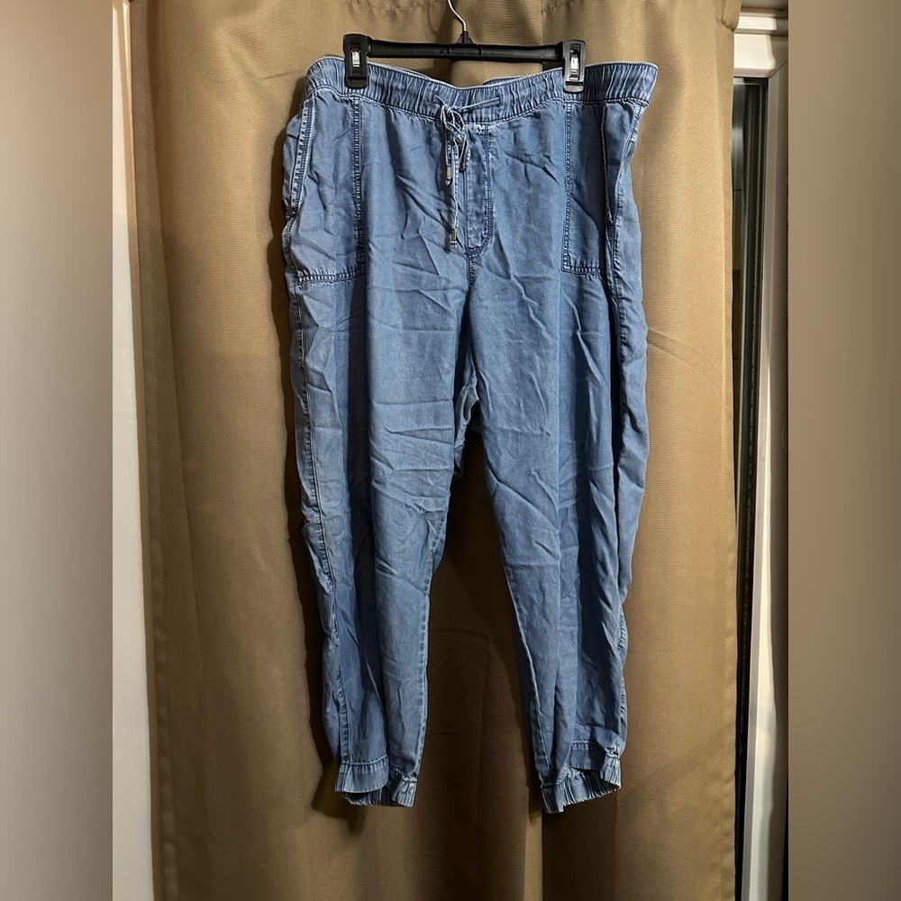 Gap pants (jean-like)